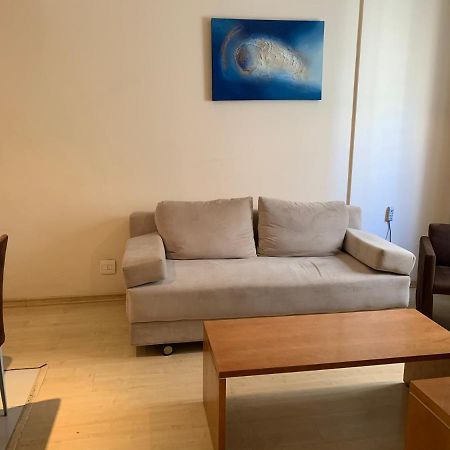 Residencial com serviços 45 metros decorado com sala, suíte e cozinha na quadra da praia de Copacabana Rio de Janeiro Exterior foto